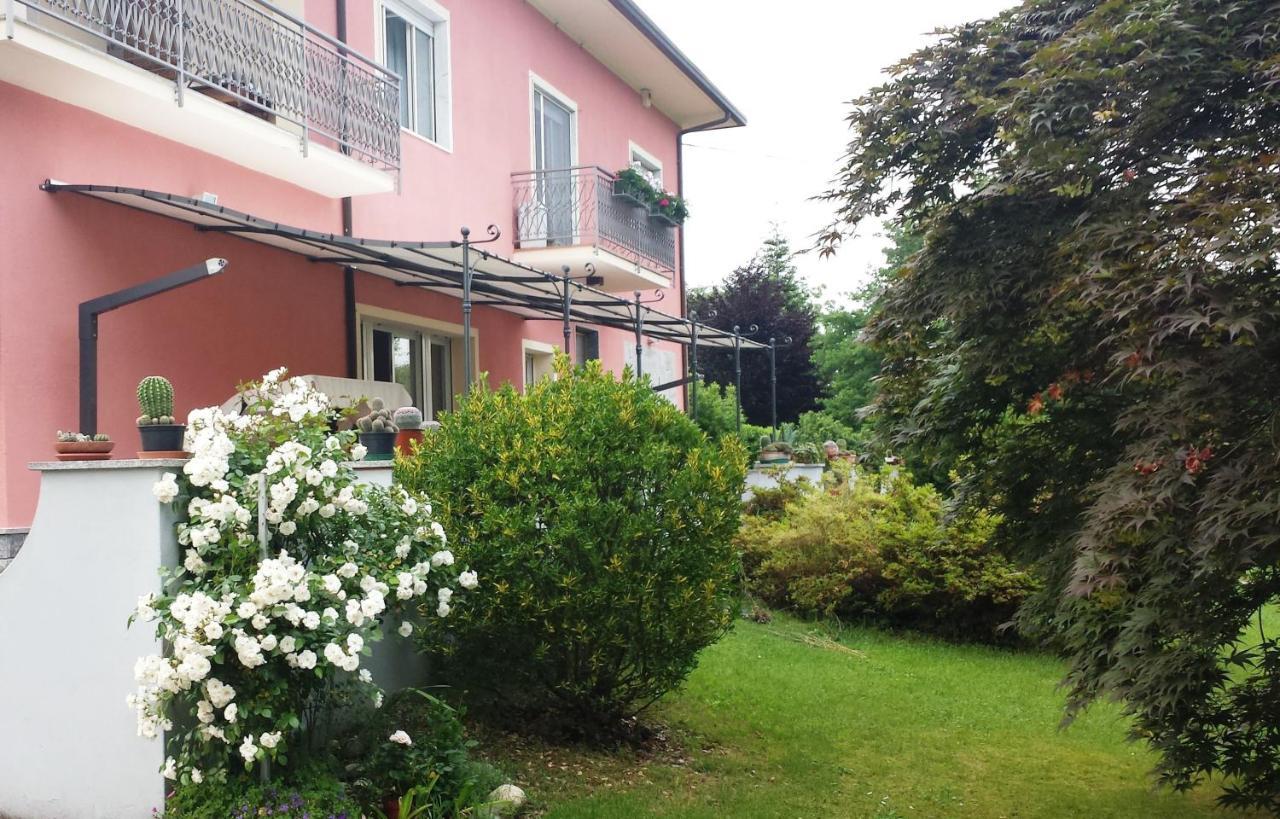 La Rosa Tra I Laghi B&B Meina Exterior photo